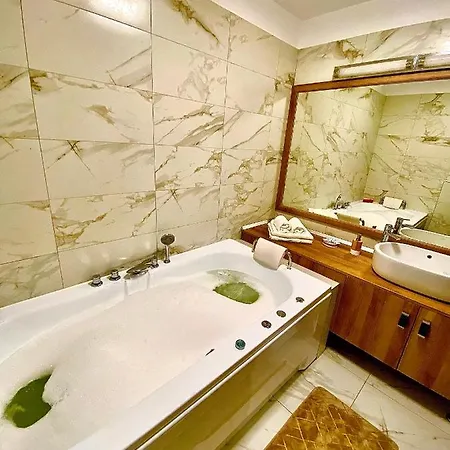 Cheap & Luxury -jacuzzi & Massage Chair Апартаменты