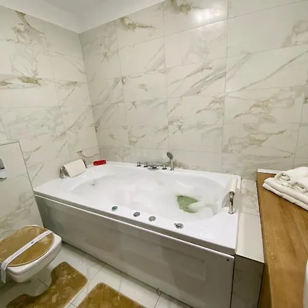 Апартаменты Cheap & Luxury -jacuzzi & Massage Chair